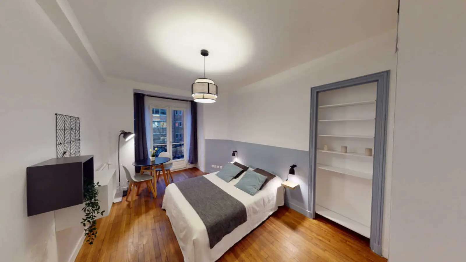 Flat Rue de Prague in Paris