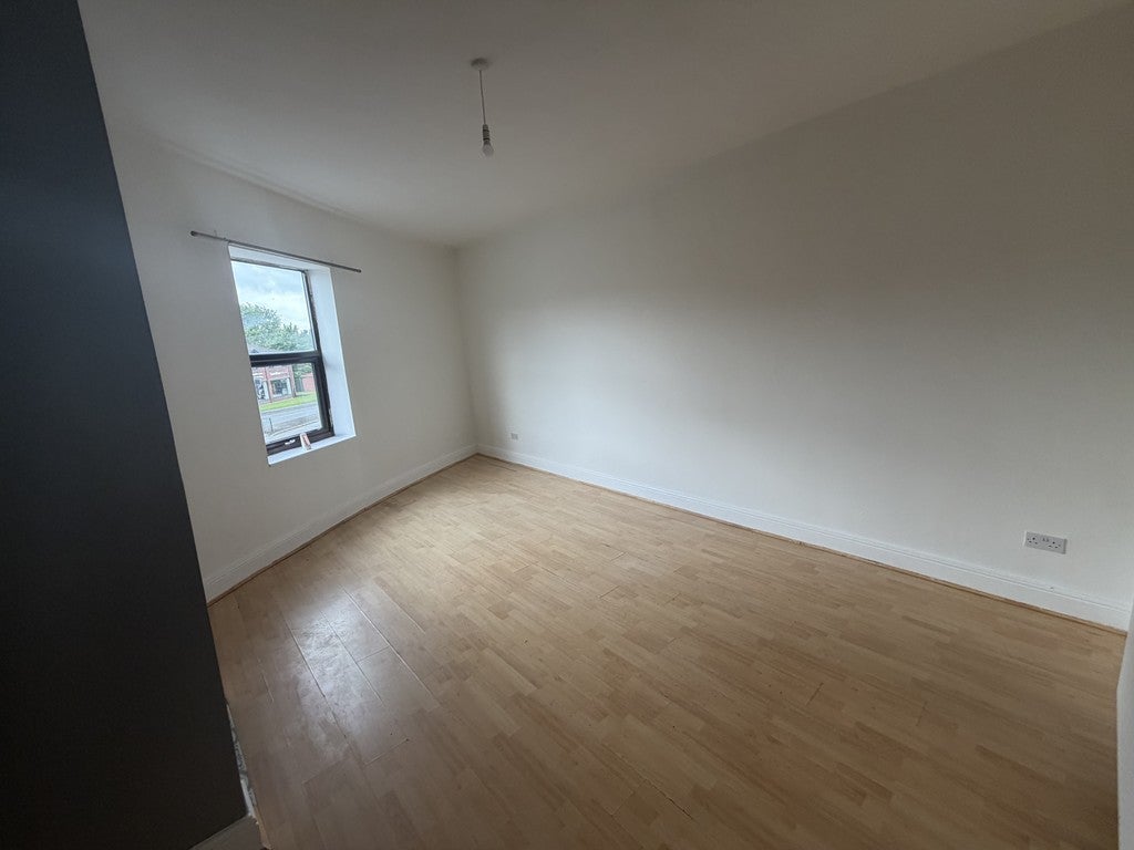 Flat James Street North in Radcliffe