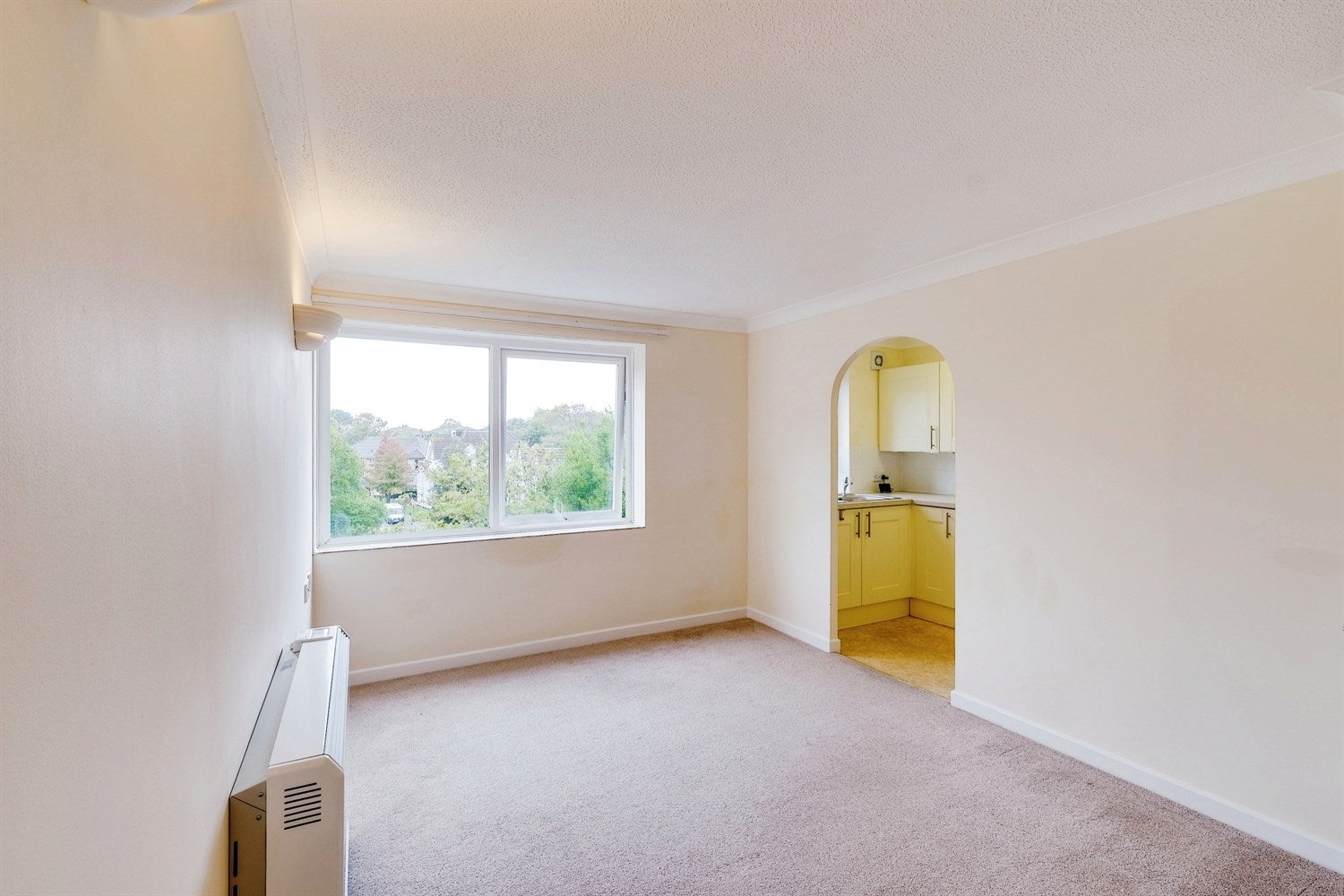 Flat Portarlington Road in Bournemouth