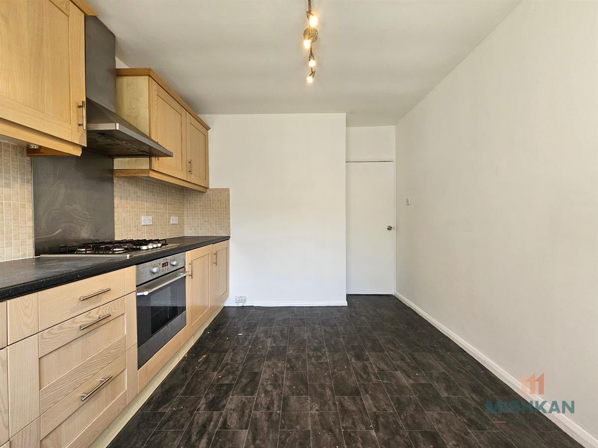 Flat Cheviot Close in Salford