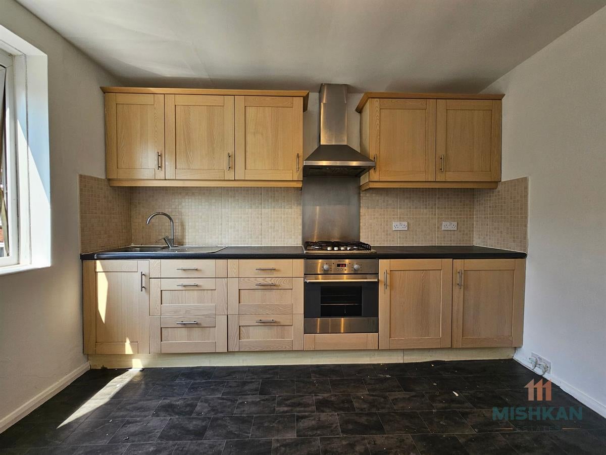 Flat Cheviot Close in Salford