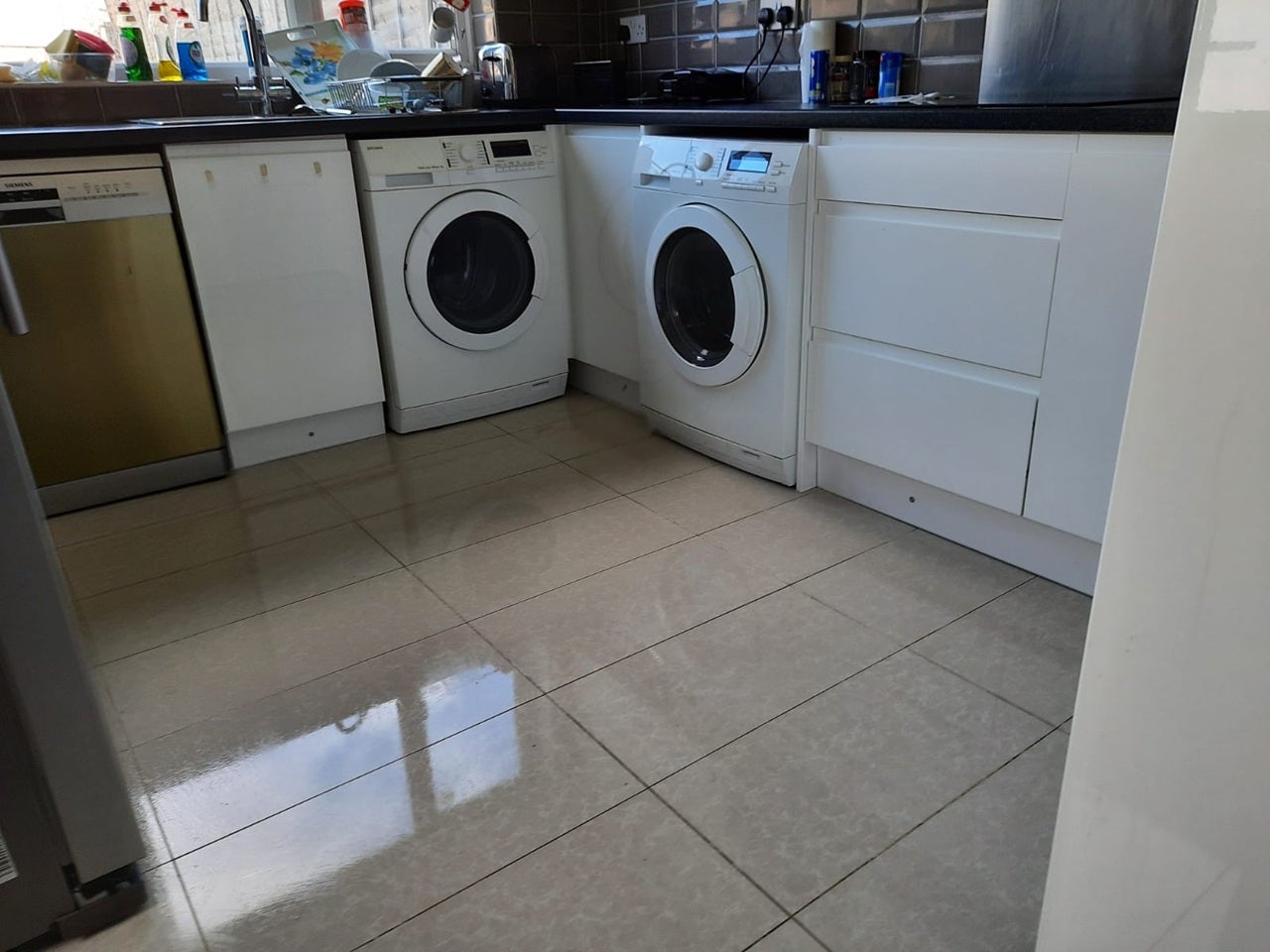 Room Springfield Road in Greater London