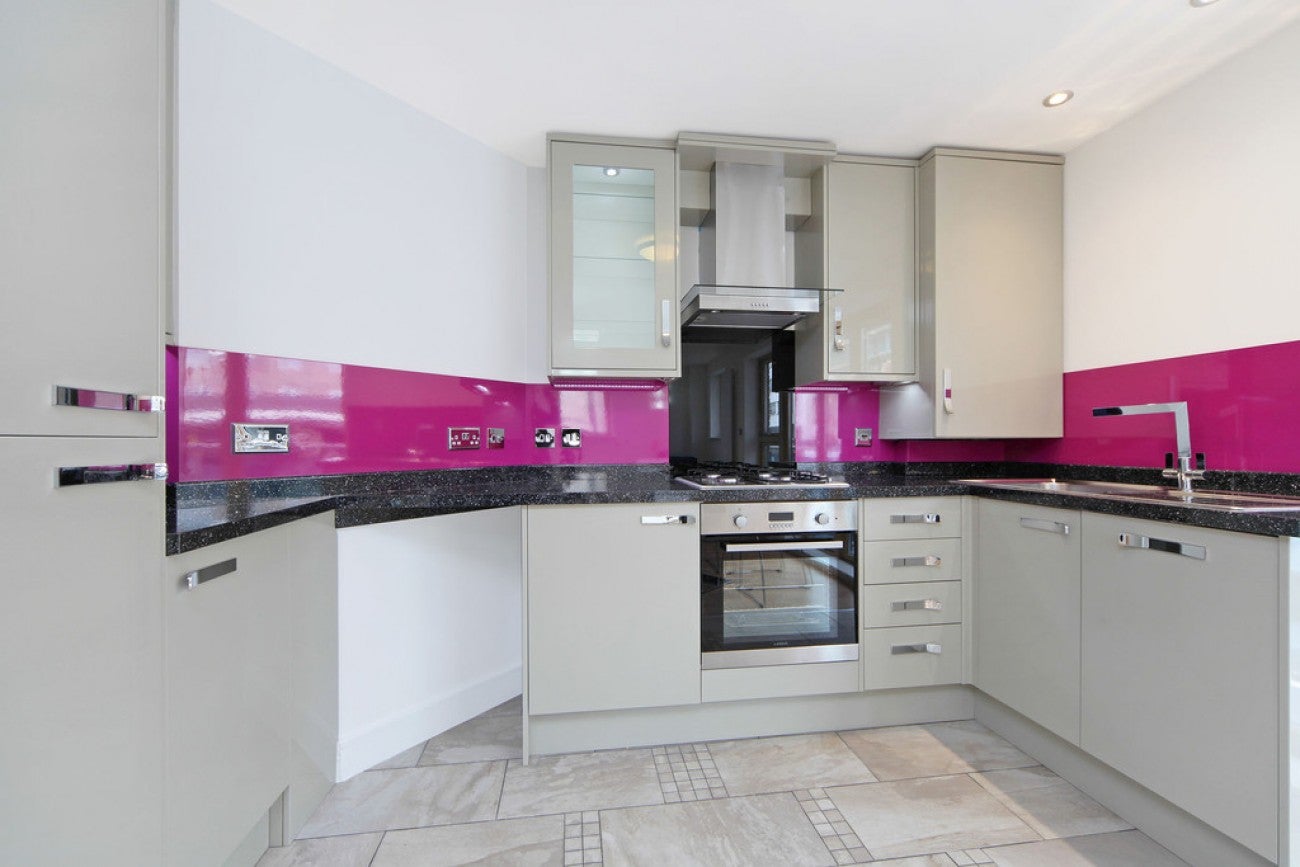 Flat Richard Street in Greater London