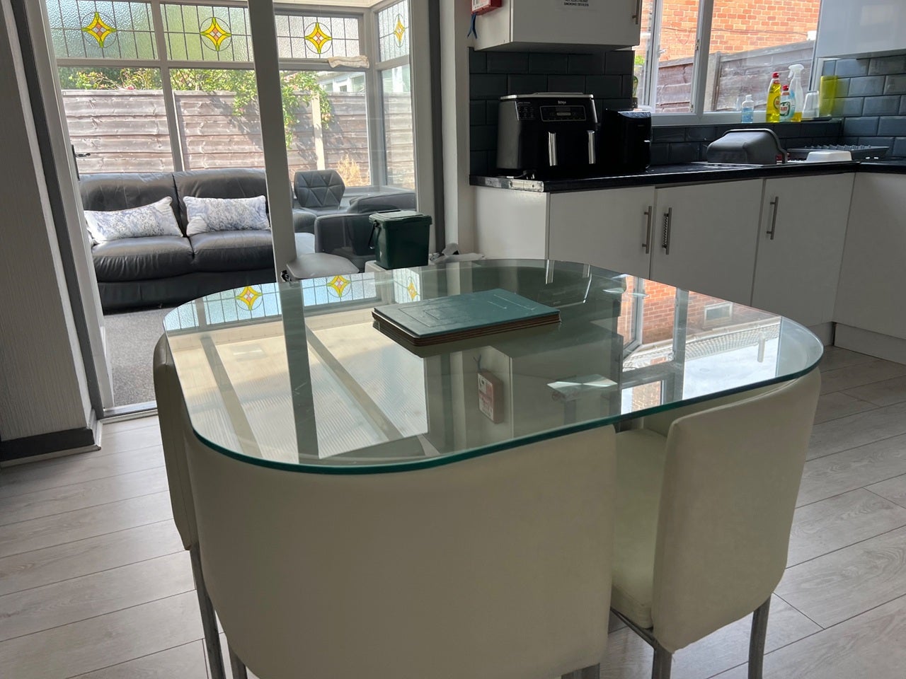 Room Henley Avenue in Cheadle Hulme