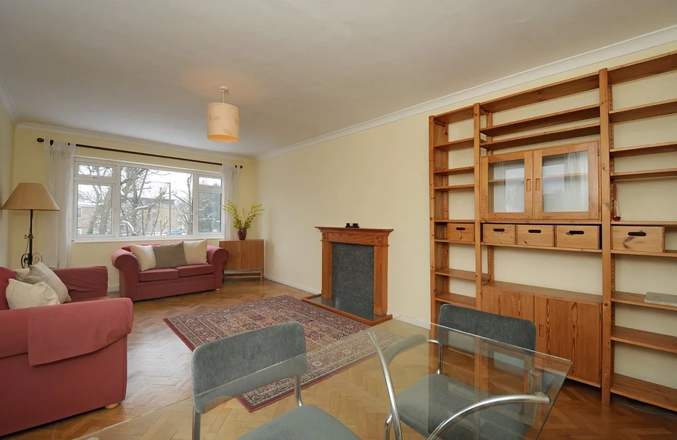 Flat Willesden Lane in London