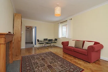Flat Willesden Lane in London