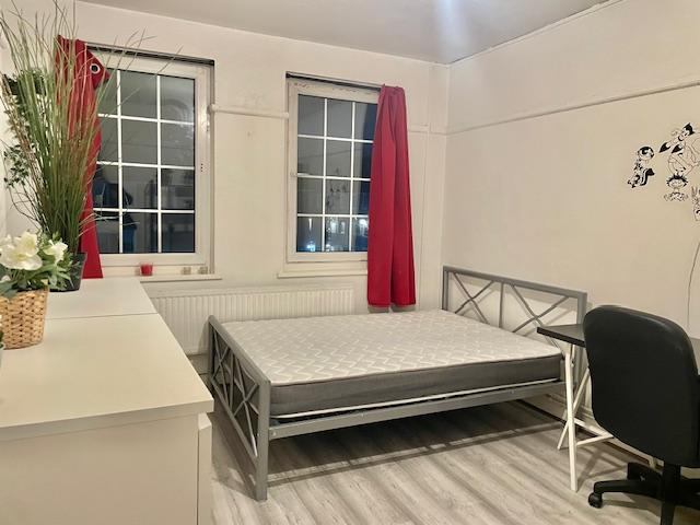 Room Bethnal Green Estate in Greater London