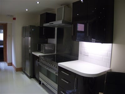 Room Hubert Road in Birmingham