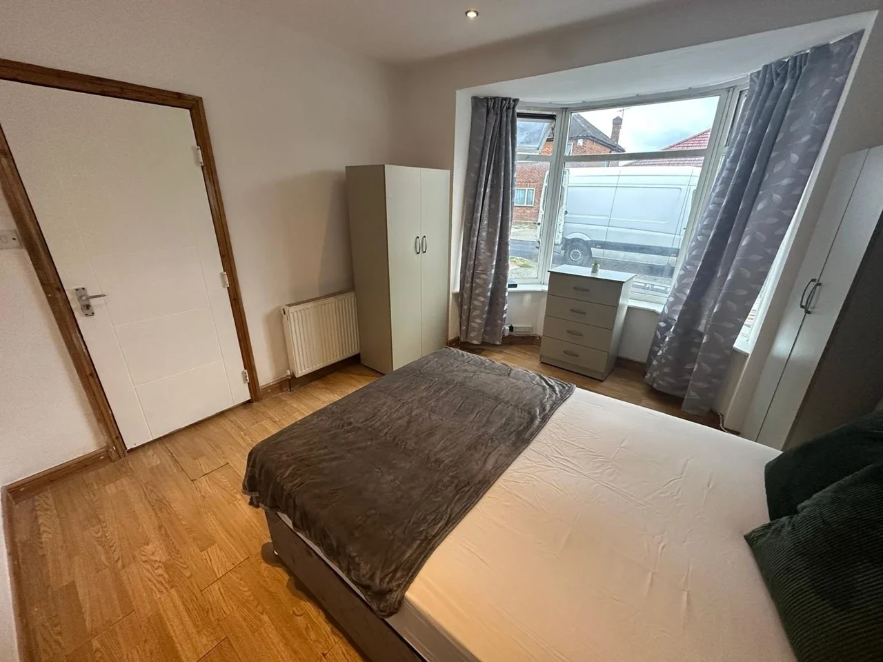 Room Beaumont Avenue in Greater London