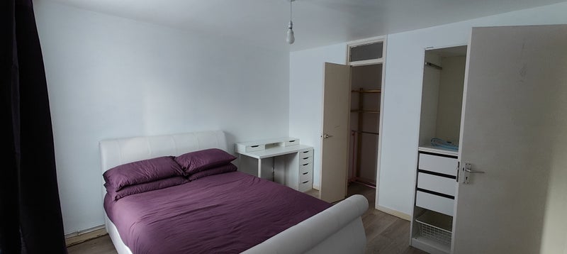Flat Burder Close in Greater London