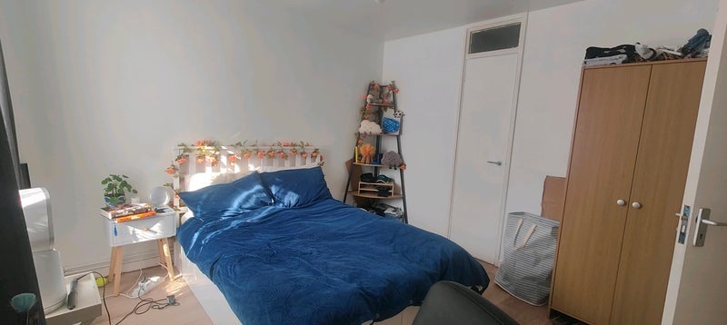 Room Burder Close in Greater London