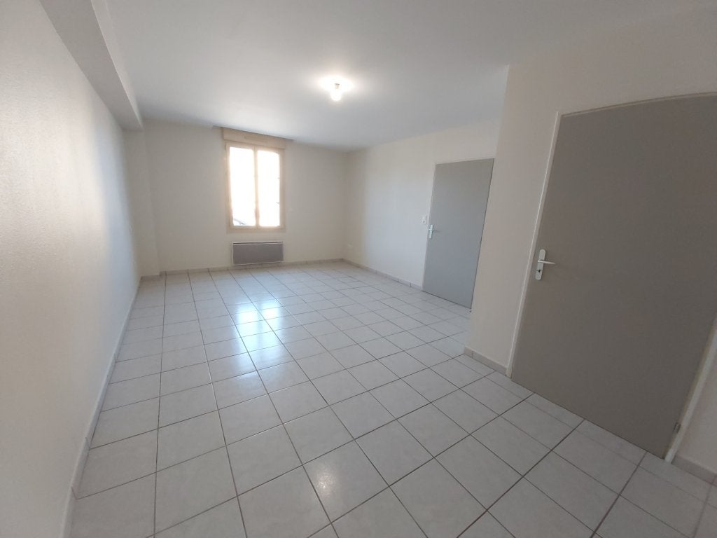 Appartement D 1 à Bussy-la-Côte