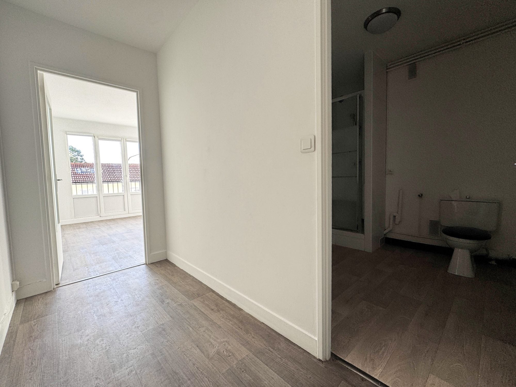Flat Avenue Pasteur in Montreuil