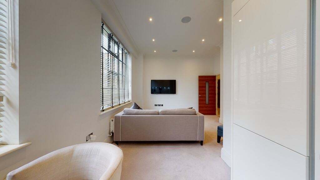 Flat Rainville Road in Greater London