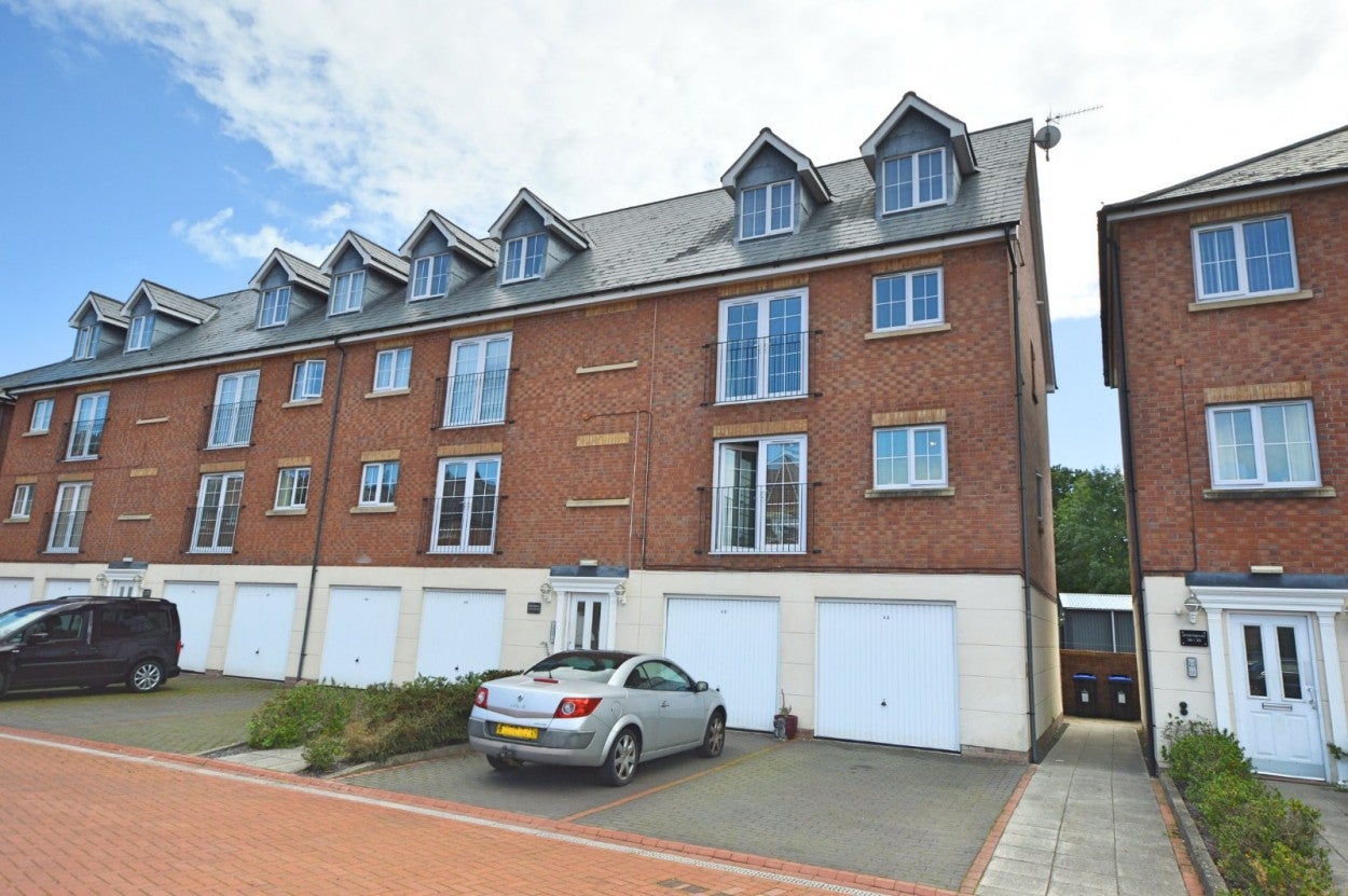 Flat Afon Way in Newtown