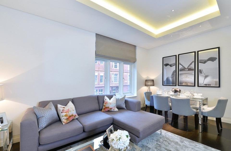 Flat Green Street in City of Westminster