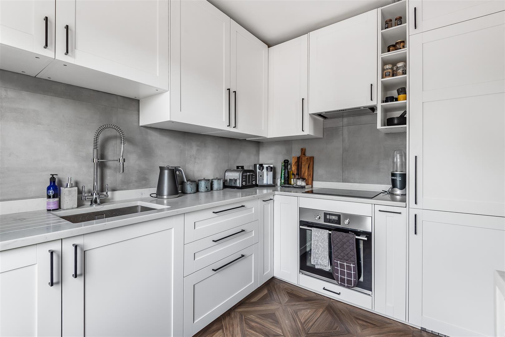 Flat Surbiton Road in Greater London