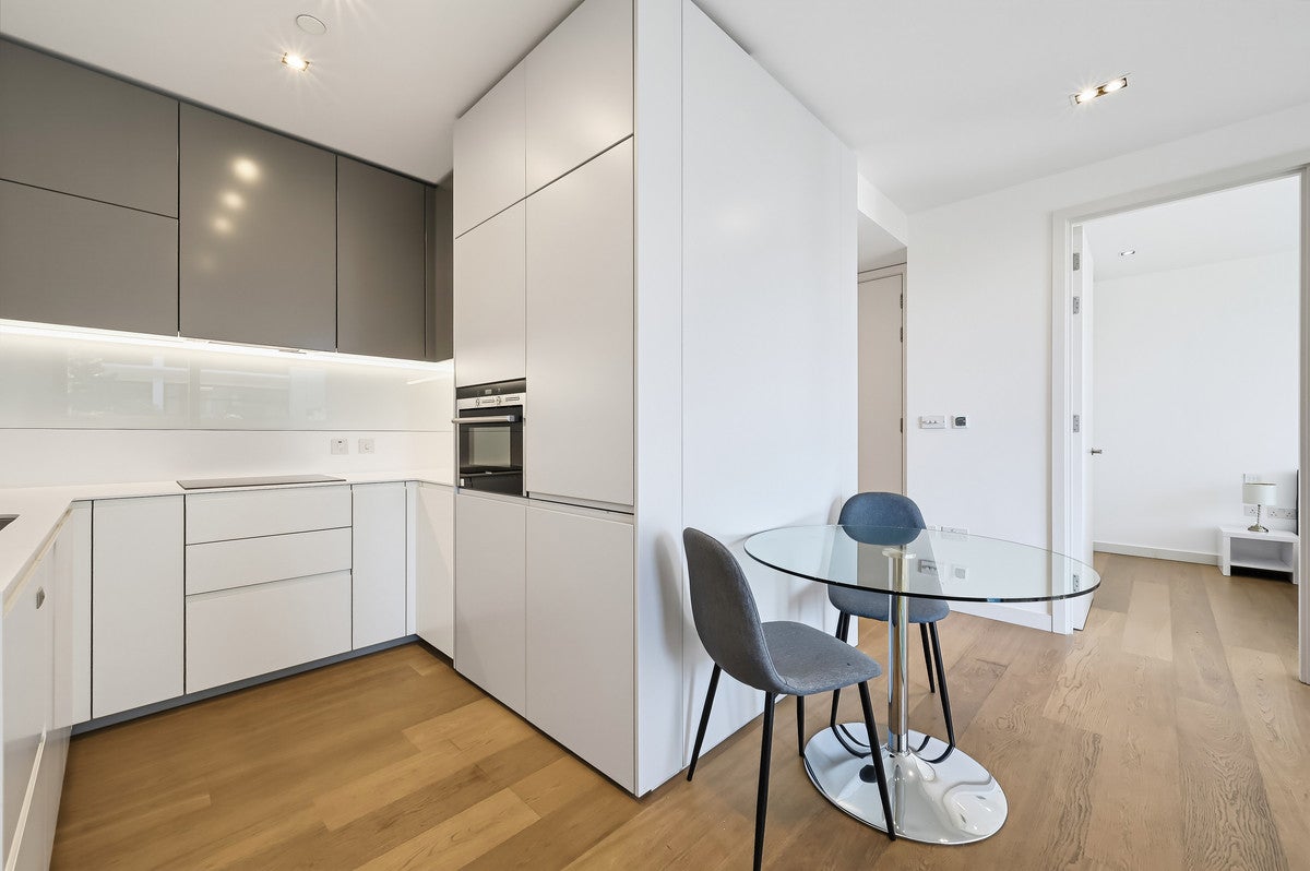 Flat Handyside Street in Greater London