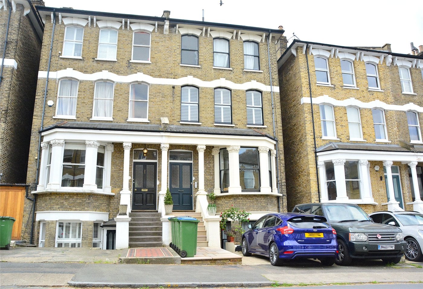Flat Bennett Park in Greater London
