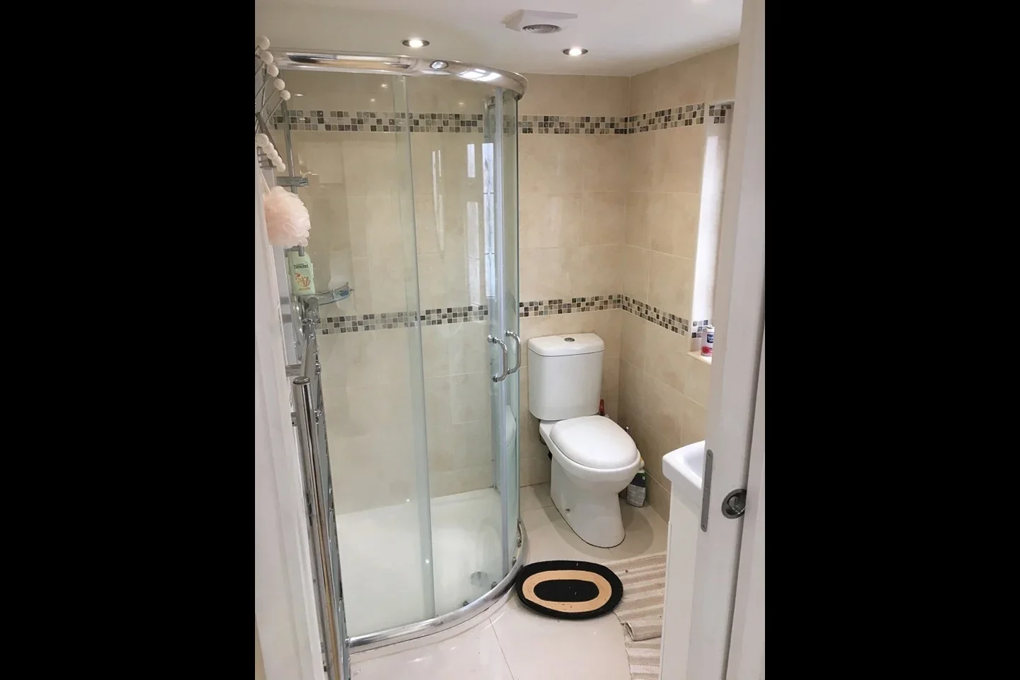 Room Bath Road in Greater London