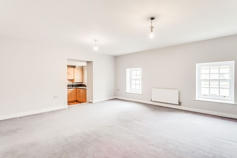Flat Chaloner Grove in Wakefield