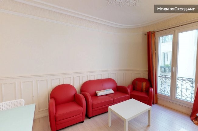 Flat Rue Pierre Demours in Paris