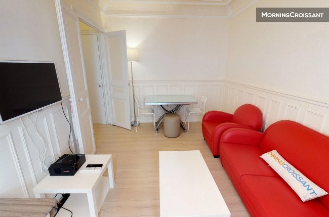Flat Rue Pierre Demours in Paris