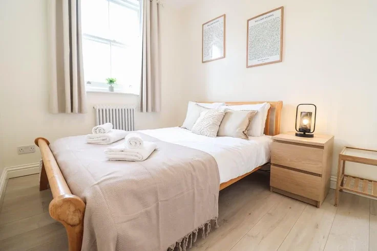 Flat Carroun Road in Greater London