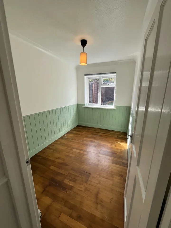 Flat Willis Close in Epsom and Ewell