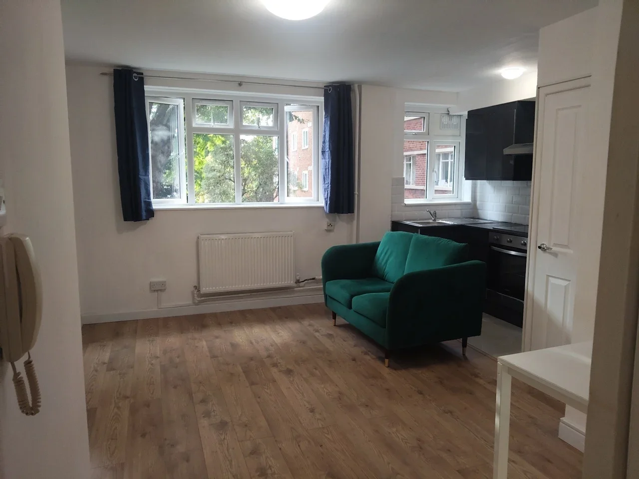 Flat Dryburgh Road in Greater London