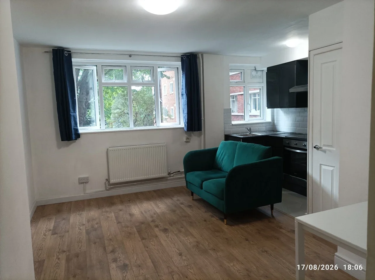 Flat Dryburgh Road in Greater London
