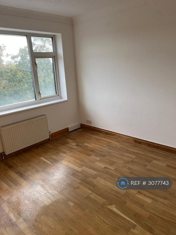 House Broom Mead in Greater London