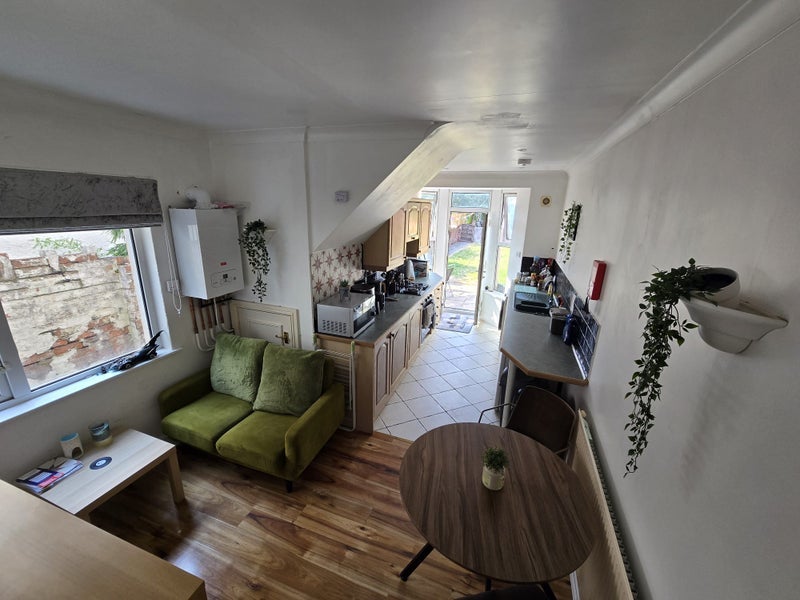 Room Soberton Avenue in Cardiff