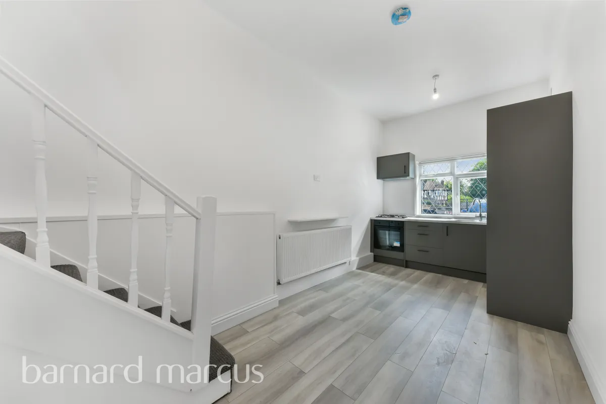 Flat Beverley Way in Greater London