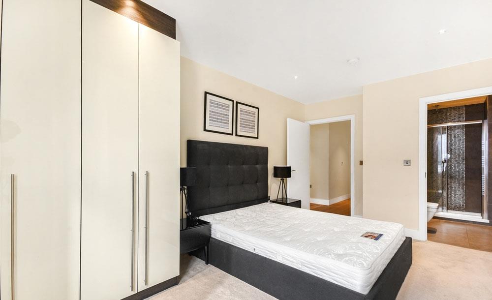 Flat Sussex Gardens in City of Westminster