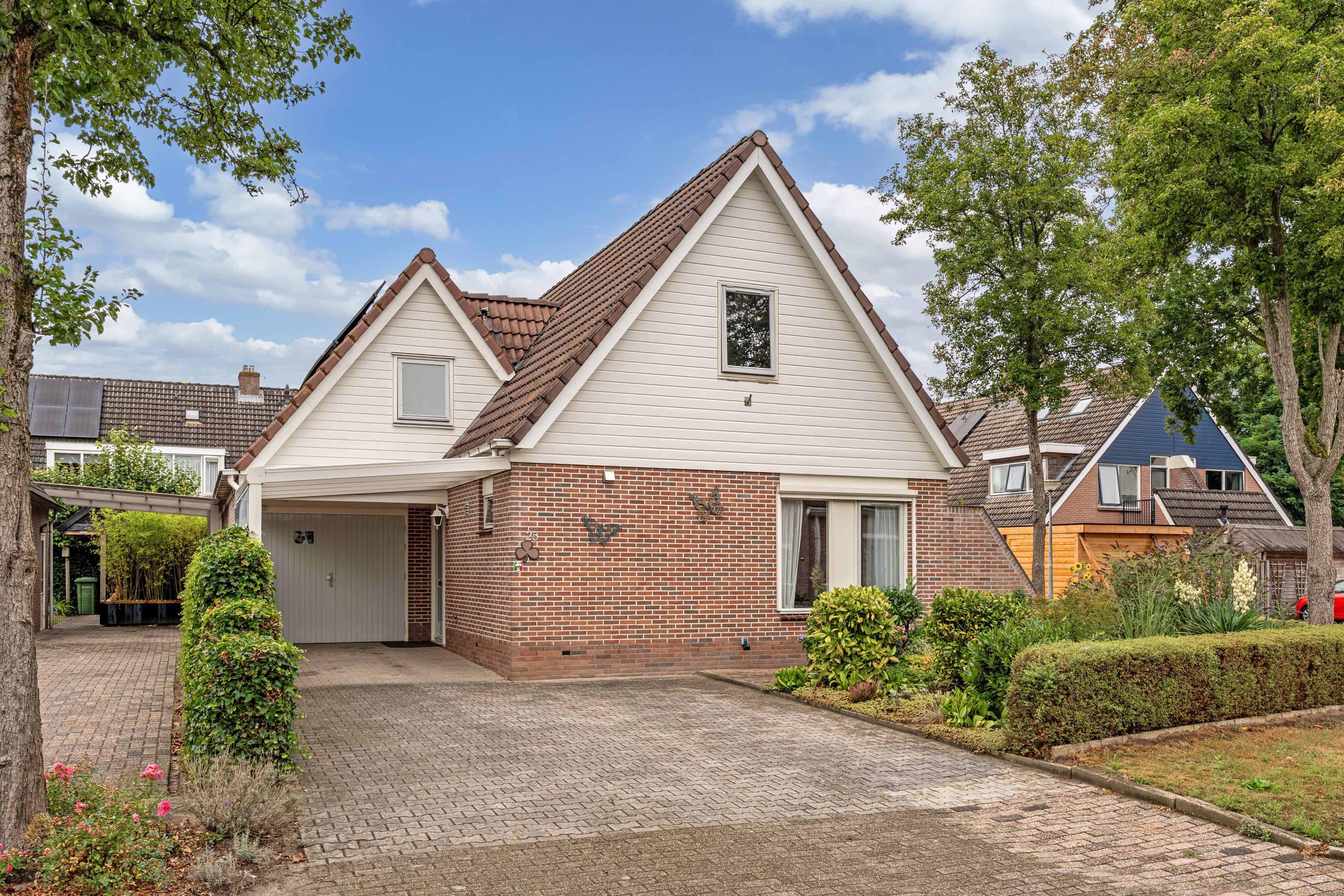 Huis Kreuzeveen 25 in Vledder