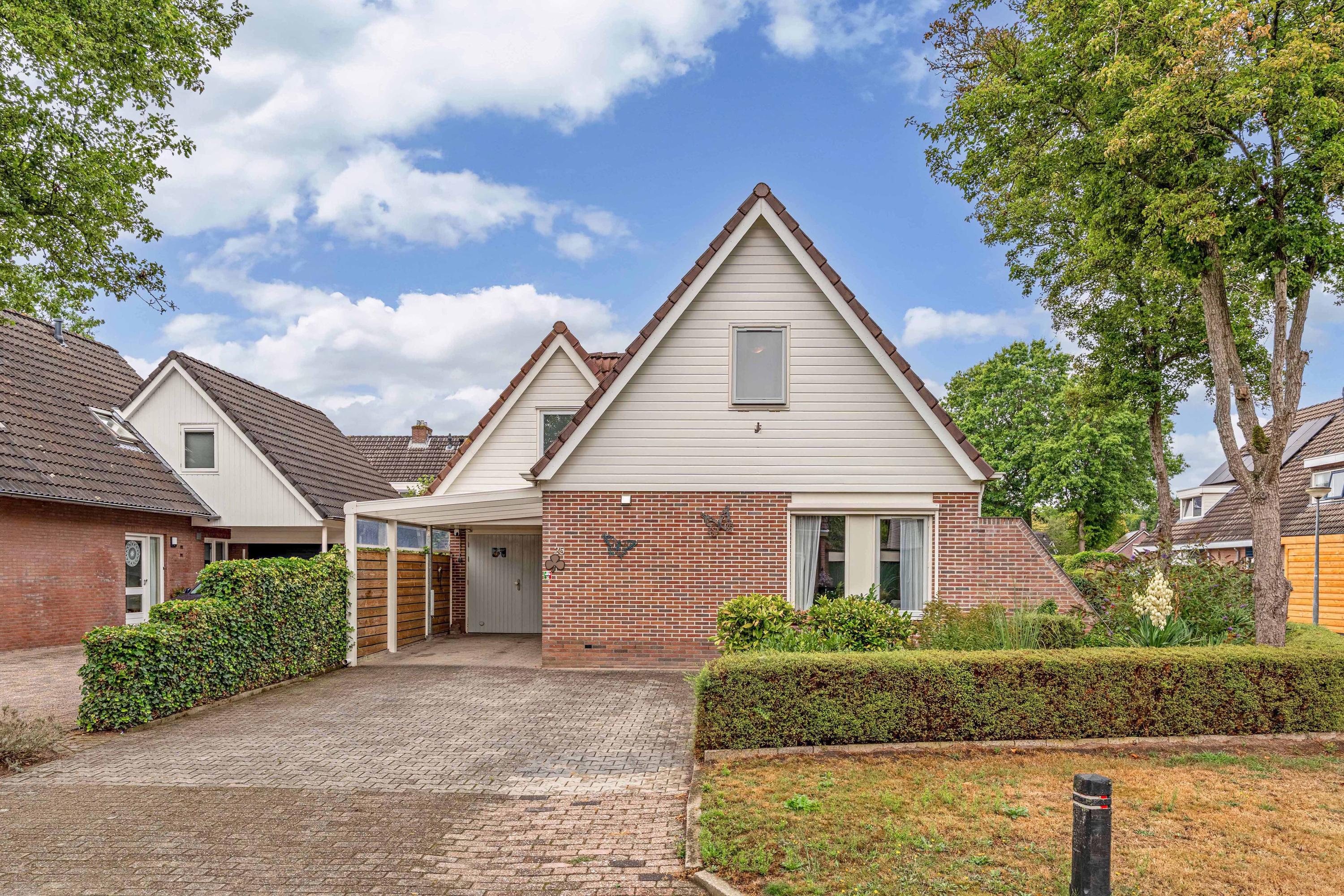 Vrijstaande woning te koop: Kreuzeveen 25, Vledder