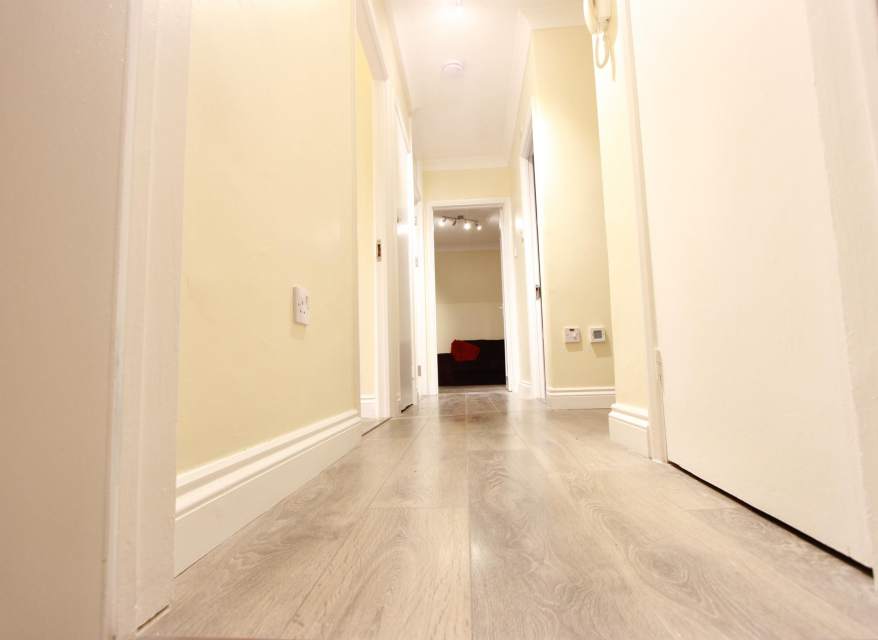 Flat Cardrew Close in Greater London