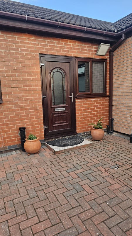 Flat Edgehill Road in Leicester
