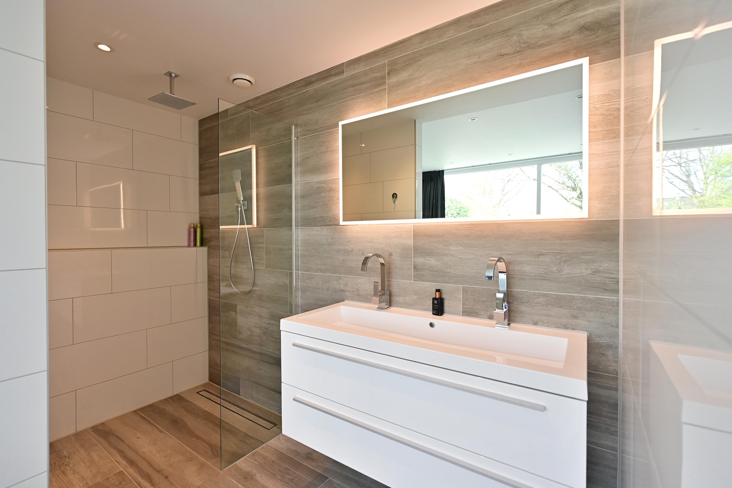 Tussenwoning te koop: Vloedwal 34, Huizen