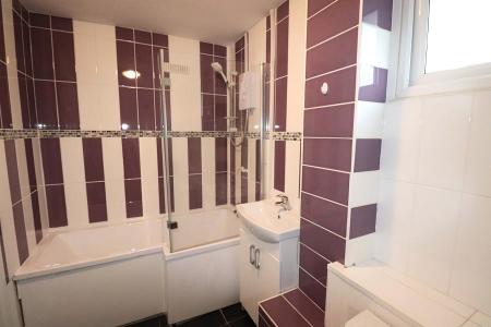Flat Spinneyside Walk in Northampton