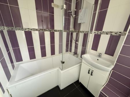 Flat Spinneyside Walk in Northampton