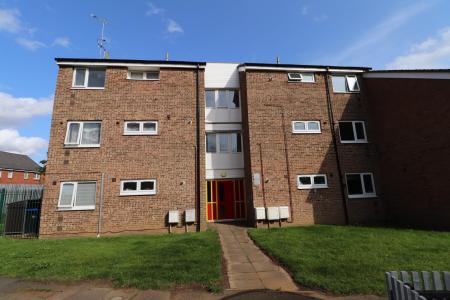 Flat Spinneyside Walk in Northampton