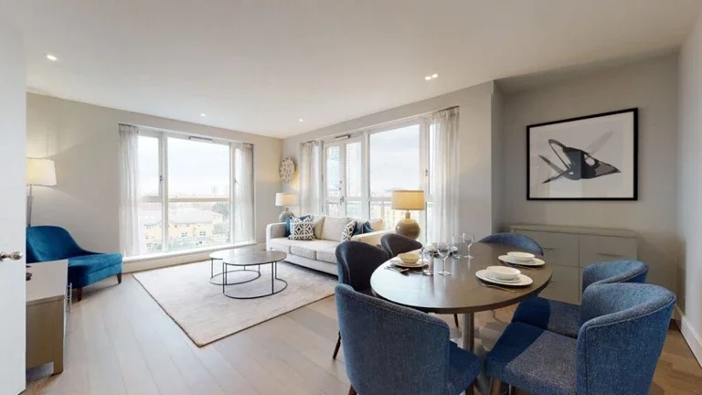 Flat Westferry Circus in Greater London