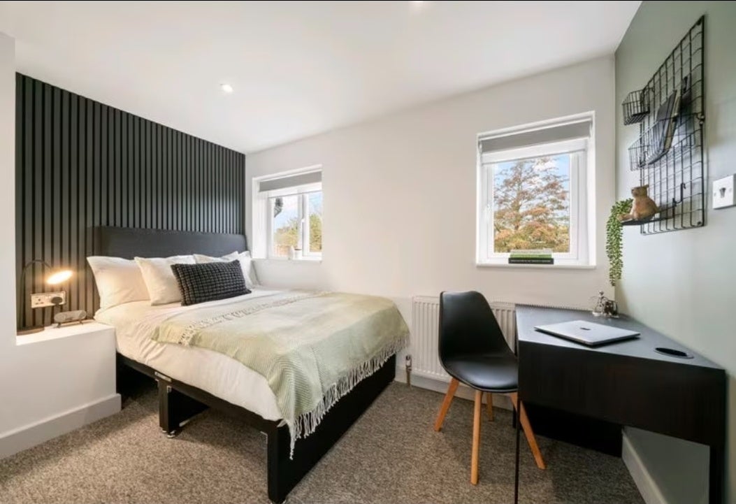 Room Broadfield Road in Dacorum