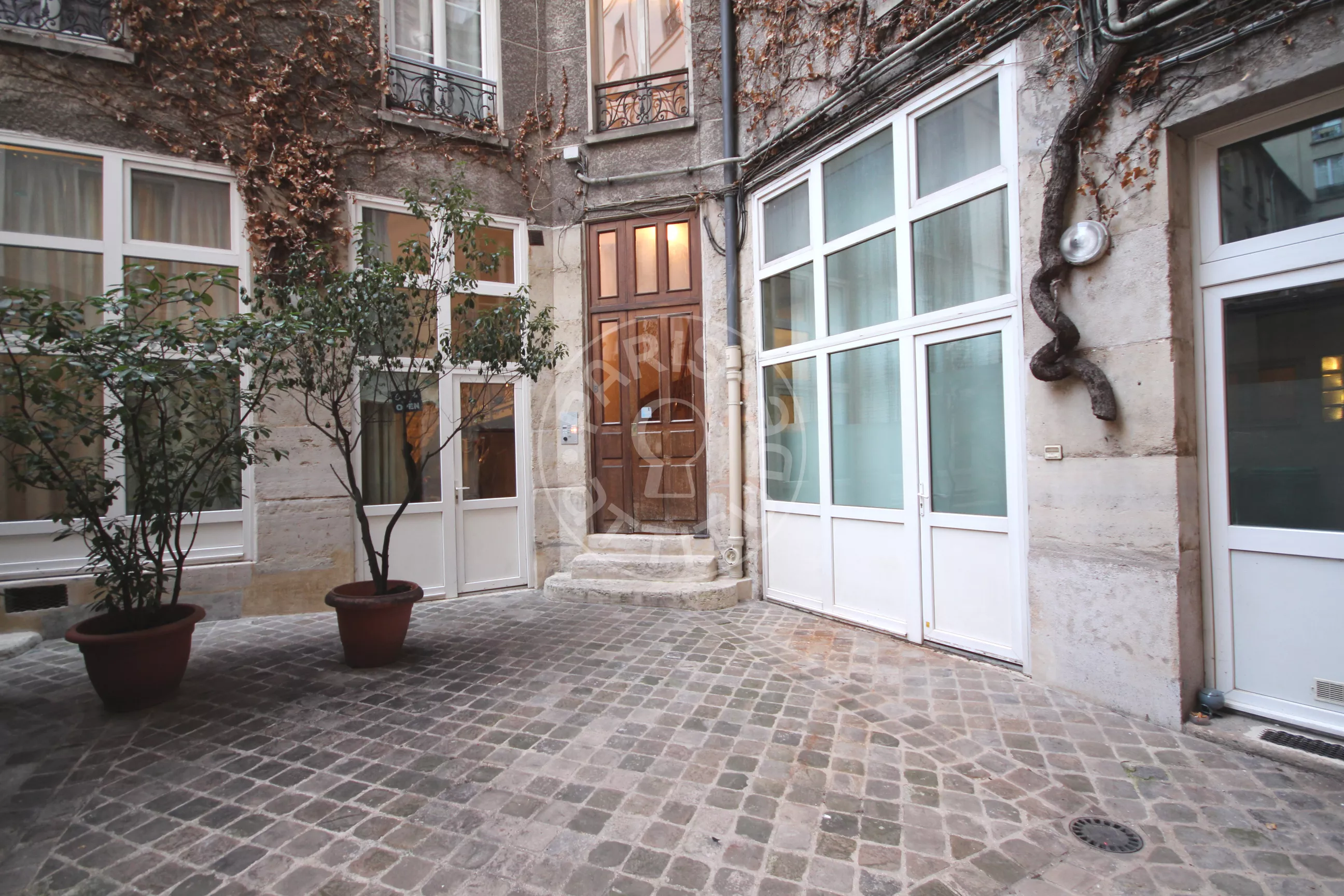 Flat Avenue Parmentier in Paris