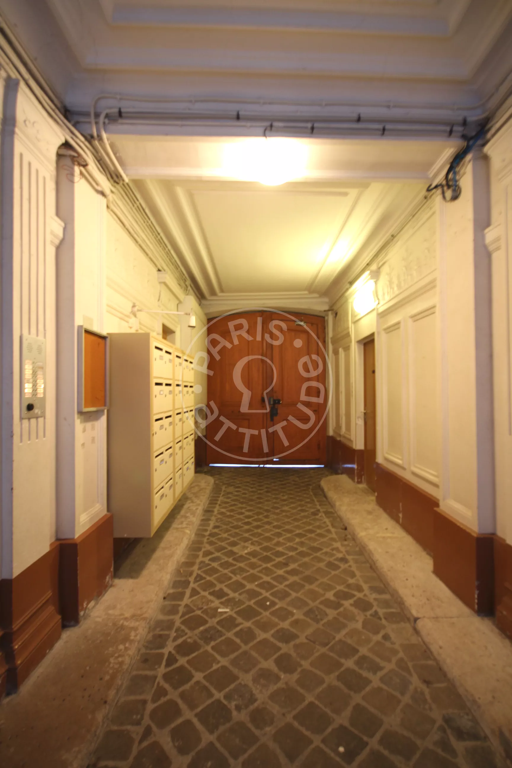 Flat Avenue Parmentier in Paris