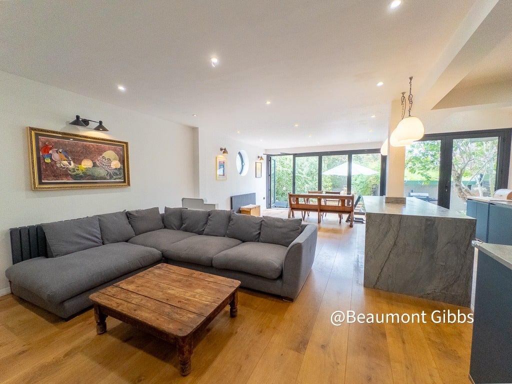 House Bassant Road in Greater London