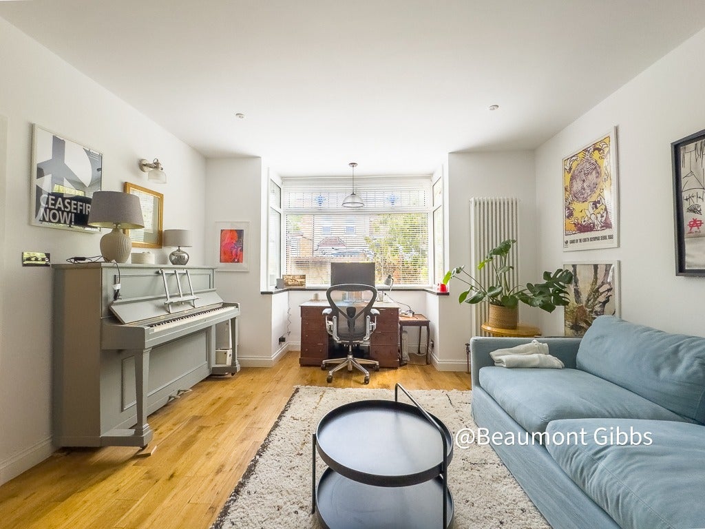 House Bassant Road in Greater London