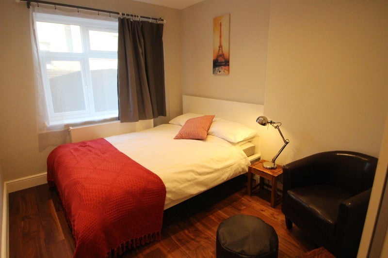 Room Waldegrave Road in Greater London